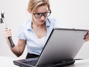 Thói quen xấu nên bỏ khi dùng Laptop